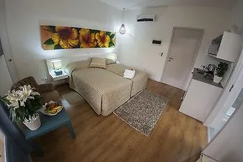 Operetta House Apartament *